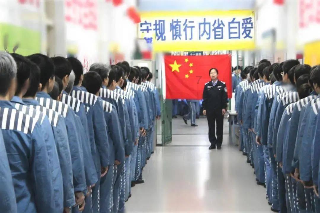 感觉朋友越来越少了 越来越孤单